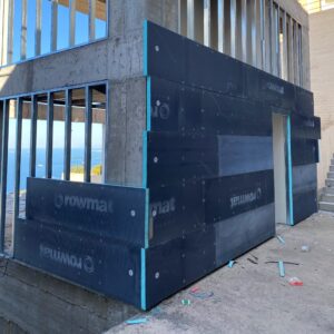 Eξωτερική τοιχοποιία με δομικές σανίδες rowmat